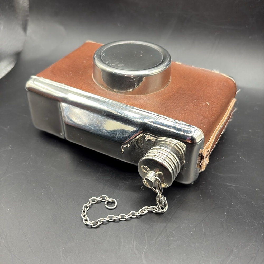 Camera shaped flask - Picture 6 of 12